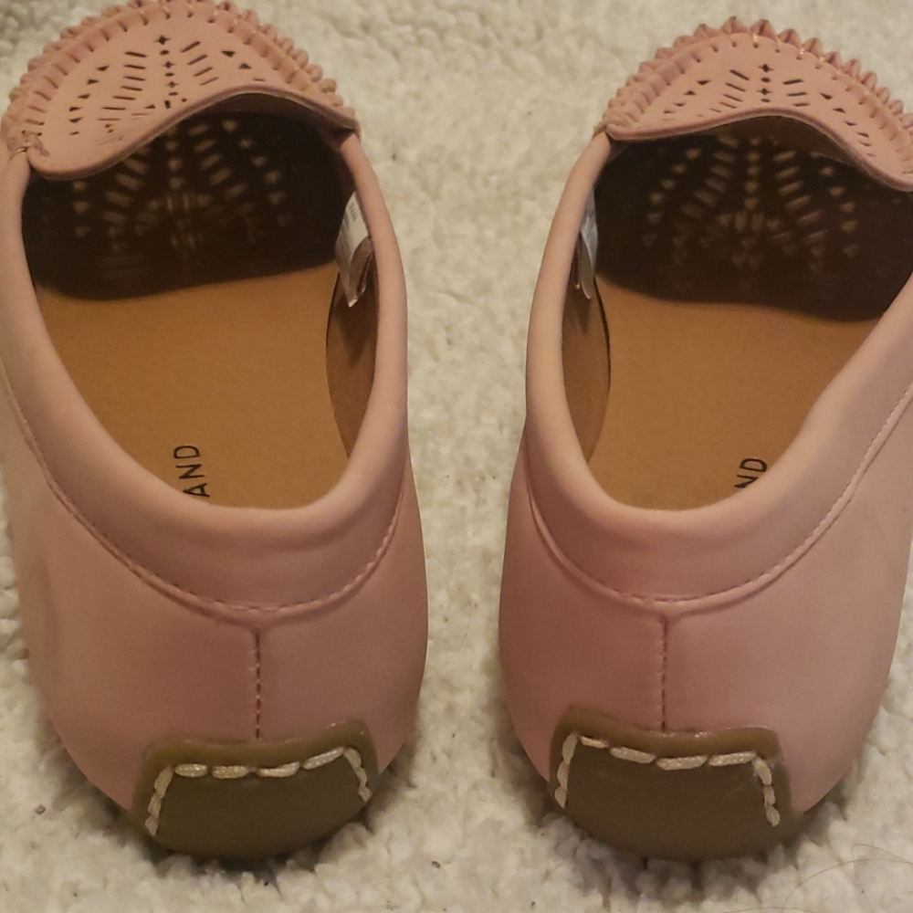 Shoes - Picture 2 of 6